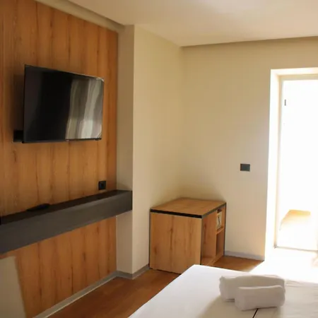 Seaside 4*